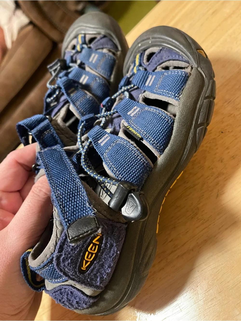 Keen Boy’s Logo Toe Cap Outdoor Water Sandals Size 2